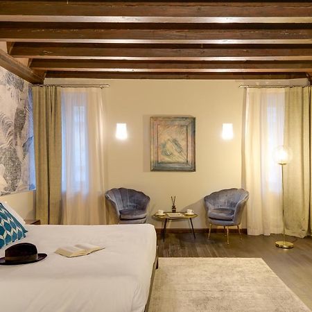 Palazzo Duomo Suites In Udine Center Екстериор снимка