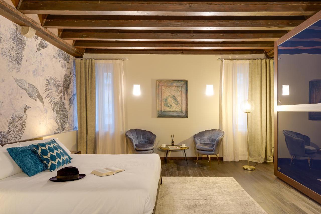 Palazzo Duomo Suites In Udine Center Екстериор снимка