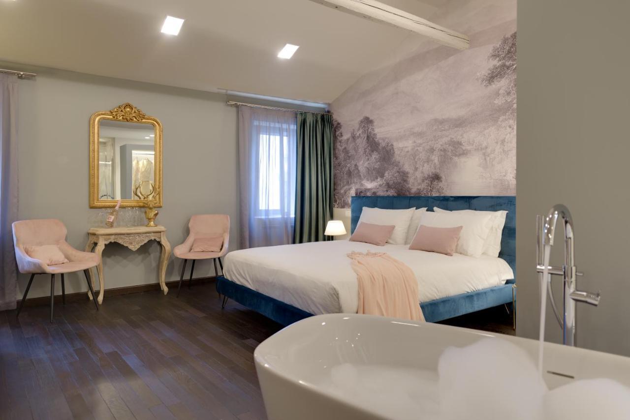 Palazzo Duomo Suites In Udine Center Екстериор снимка