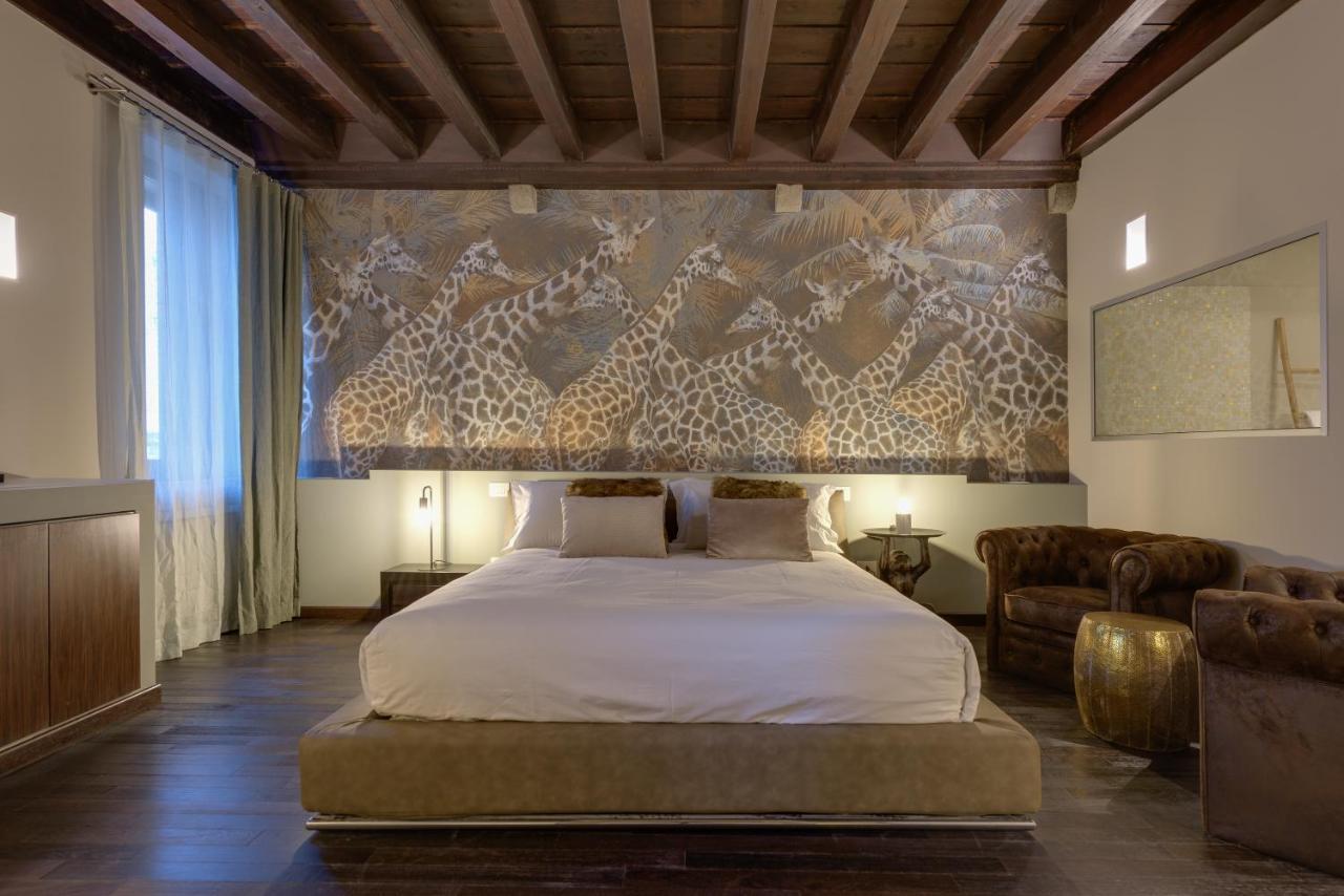 Palazzo Duomo Suites In Udine Center Екстериор снимка