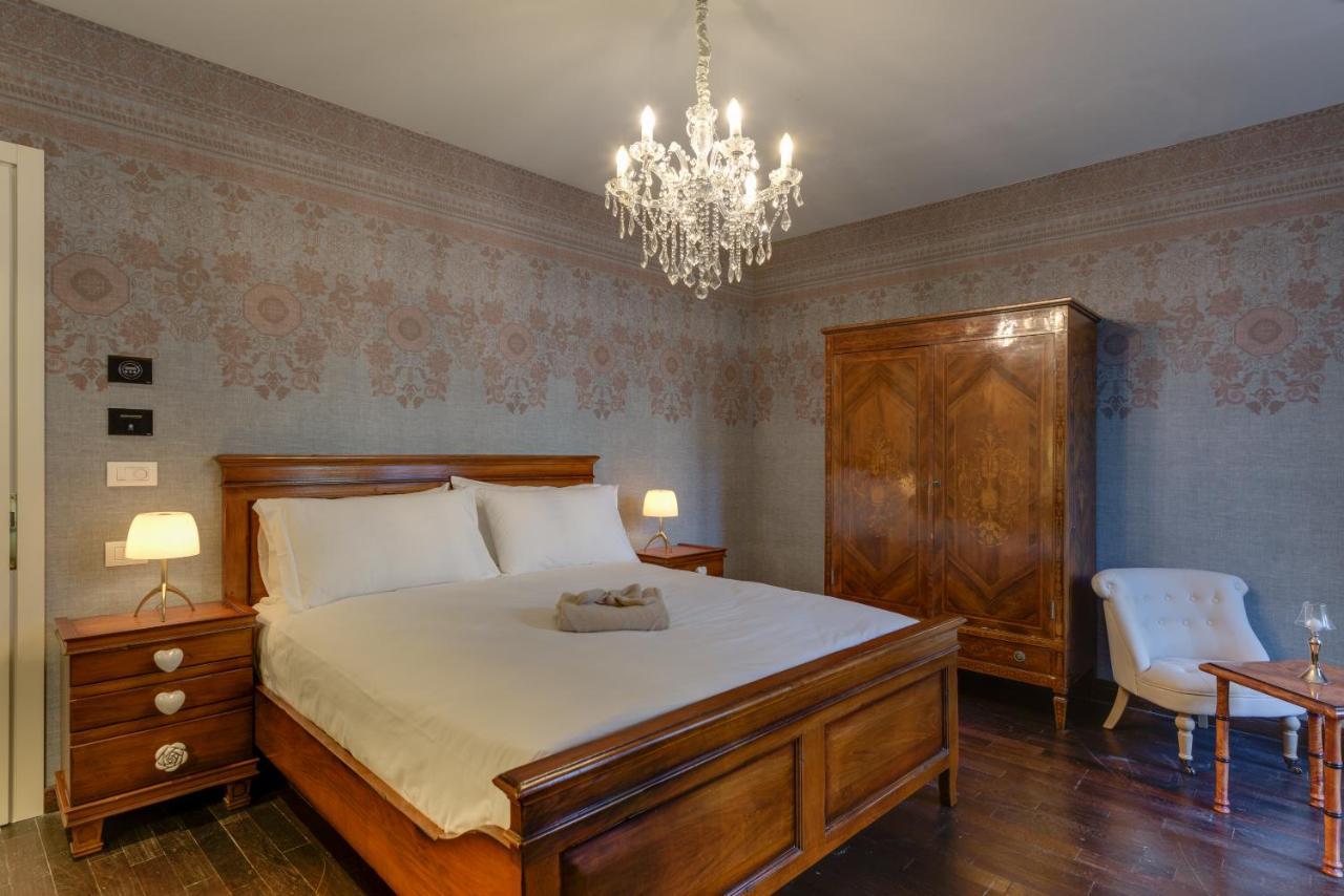 Palazzo Duomo Suites In Udine Center Екстериор снимка